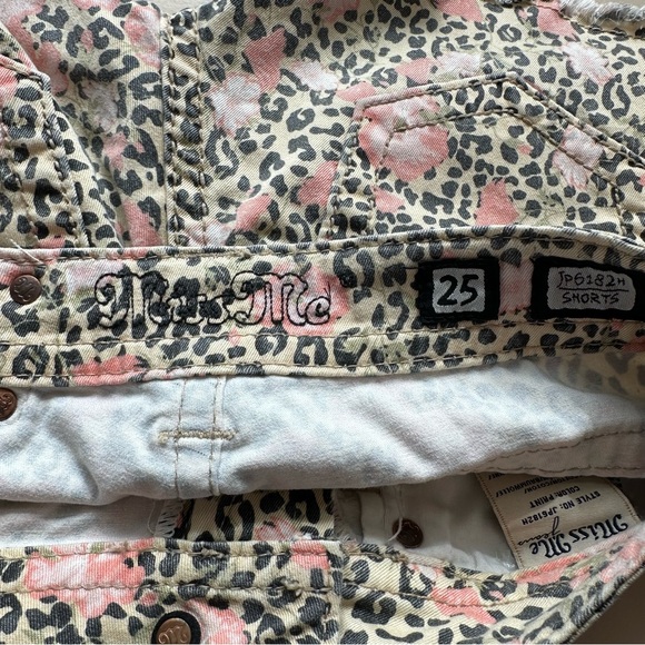 Miss Me Jeans Shorts Low Rise Hibiscus Floral Leopard Print Cut Off Denim 25 - Picture 9 of 16